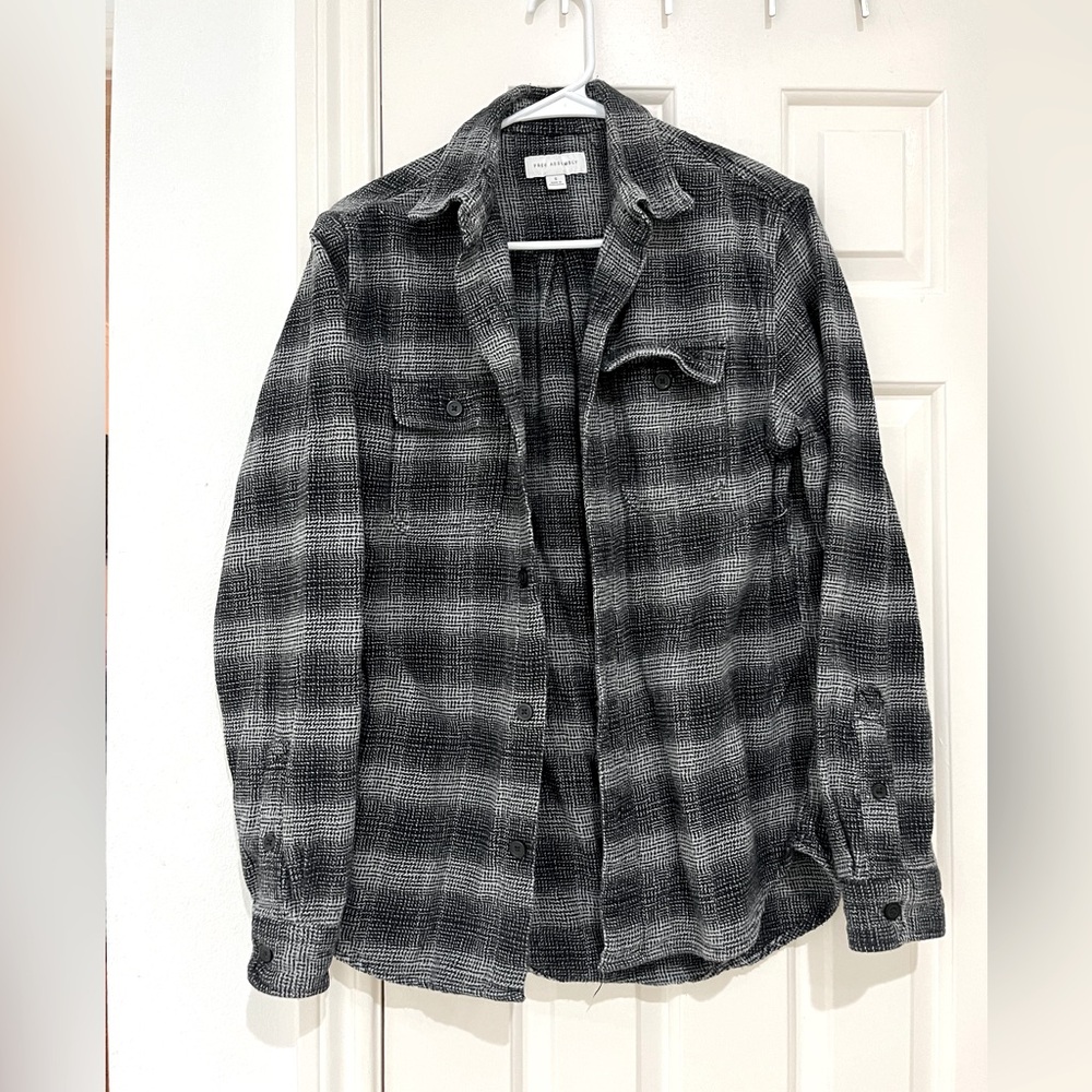 Free Assembly Plaid Button Down Long Sleeve Shirt size small